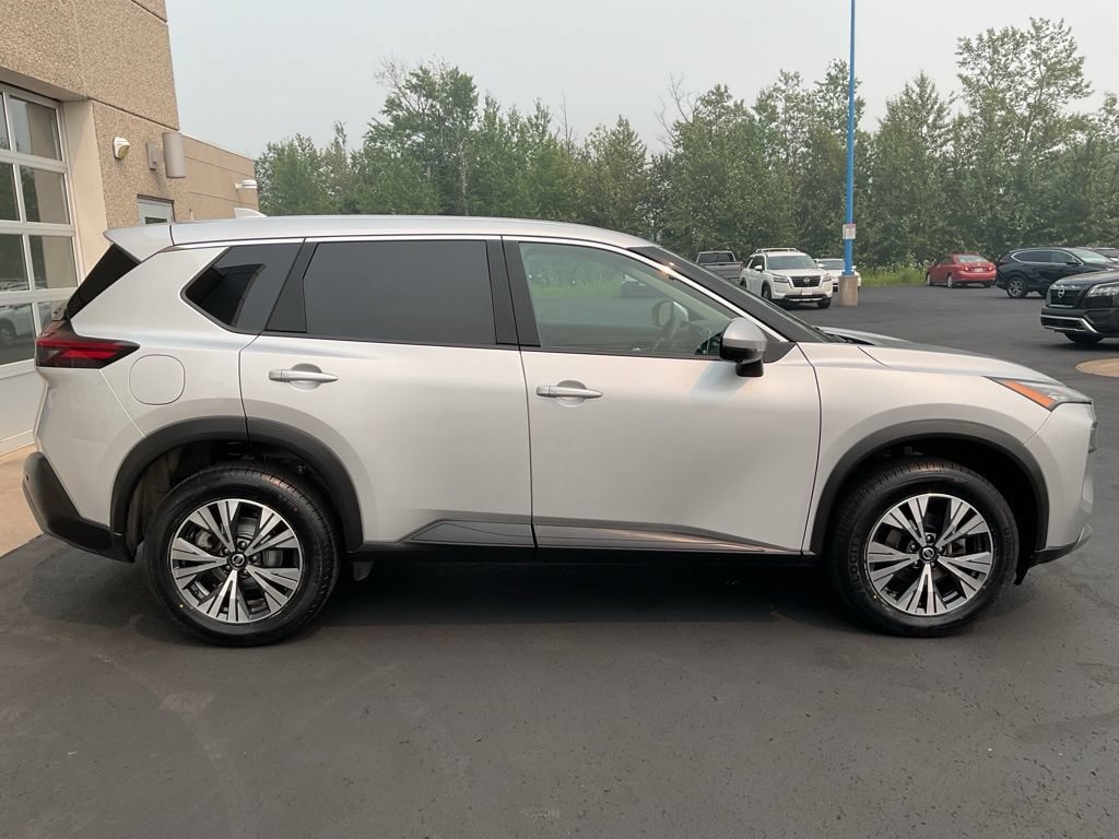 Used 2021 Nissan Rogue SV AWD/4WD image 4