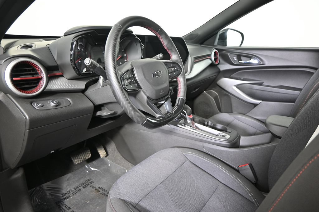 Used 2024 Chevrolet Trax RS w/ Driver Confidence Package FWD image 22