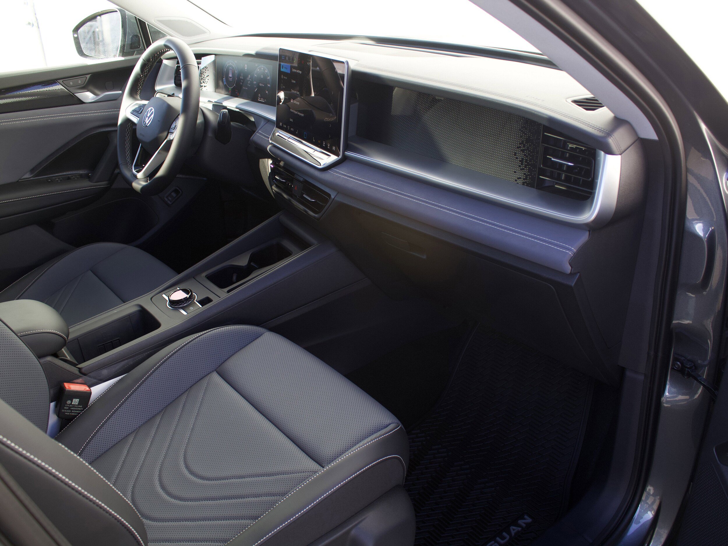New 2026 Volkswagen Tiguan SE image 37