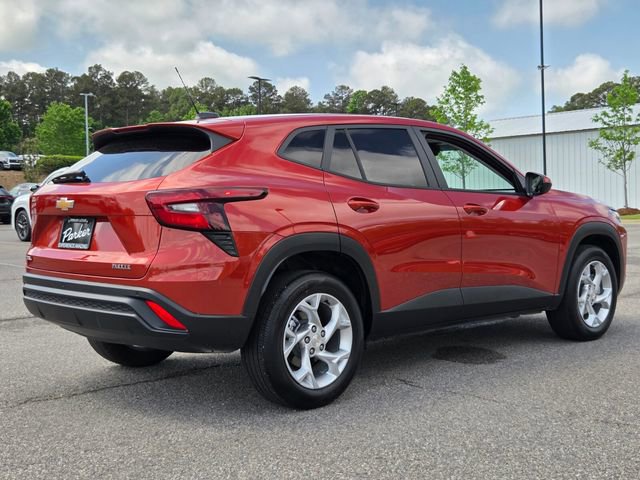 Used 2024 Chevrolet Trax LS w/ LS Convenience Package image 5