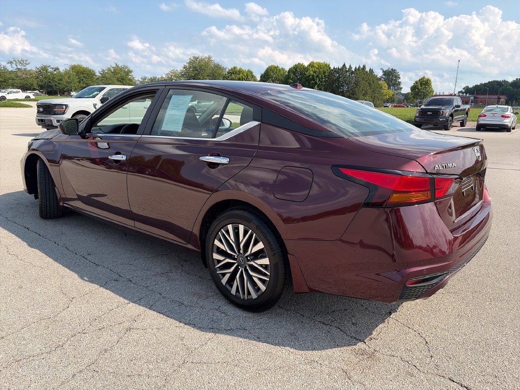 Used 2024 Nissan Altima 2.5 SV w/ SV Premium Package FWD image 5