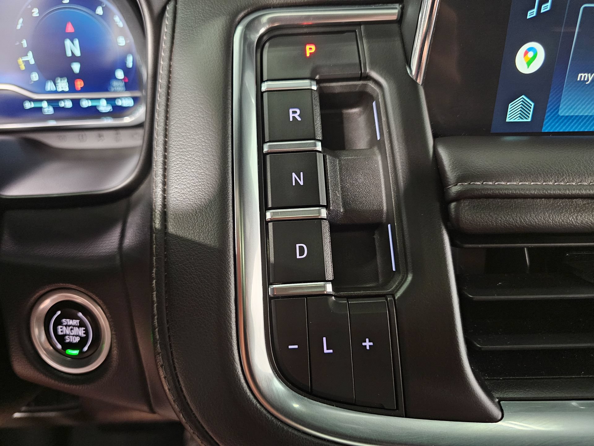 Used 2022 Chevrolet Tahoe Z71 w/ Luxury Package AWD/4WD image 41