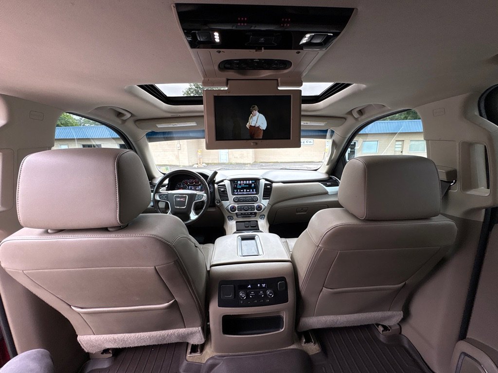 Used 2018 GMC Yukon SLT w/ Premium Edition AWD/4WD image 16