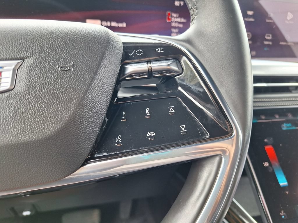 Certified 2025 Cadillac Escalade Premium Luxury AWD/4WD image 21
