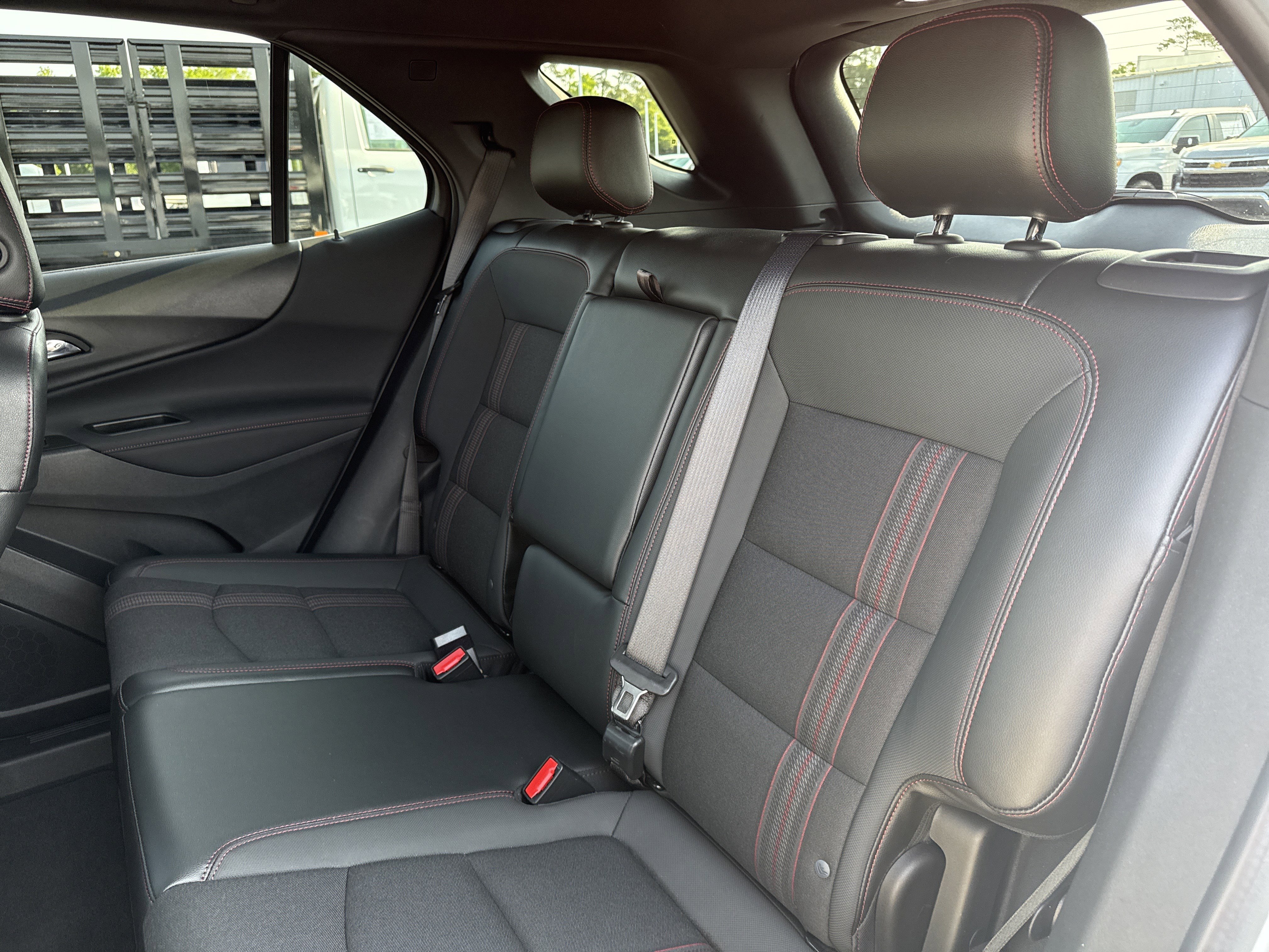 Used 2023 Chevrolet Equinox RS AWD/4WD image 29