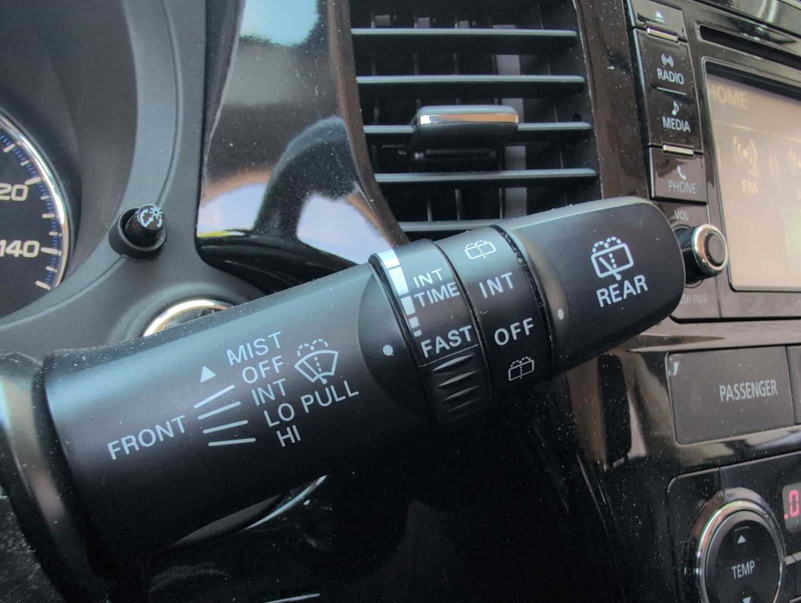 Used 2016 Mitsubishi Outlander SEL AWD/4WD image 25