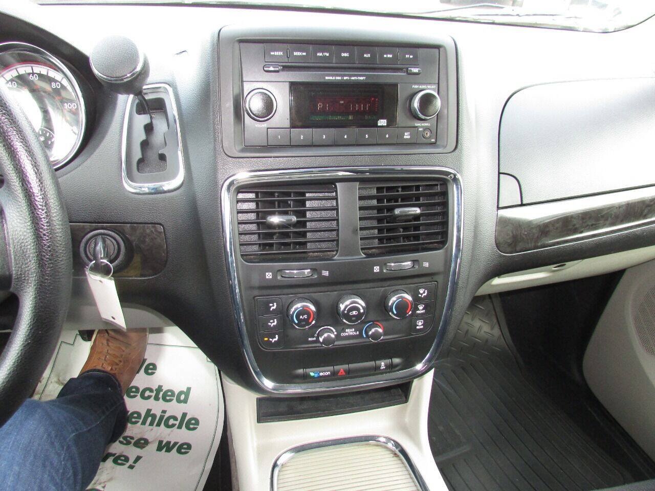 Used 2015 Dodge Grand Caravan SXT FWD image 57