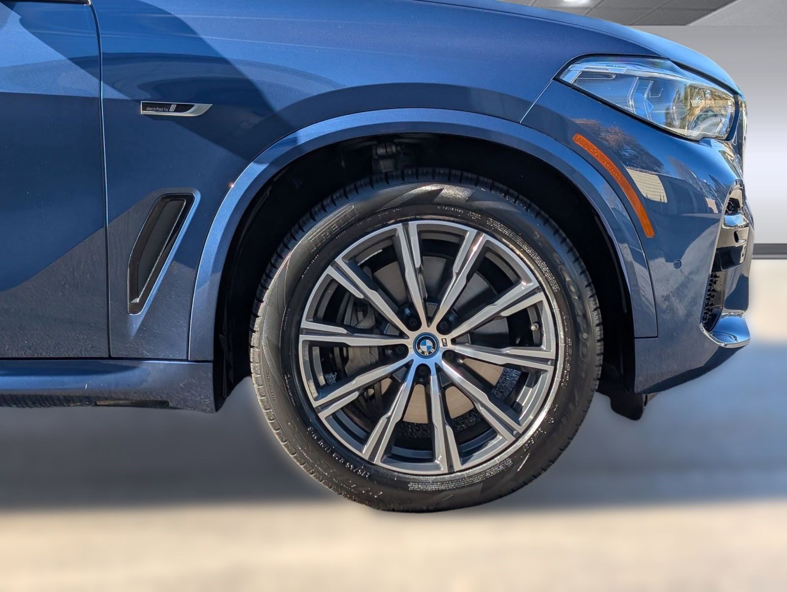 Certified 2023 BMW X5 xDrive45e image 12