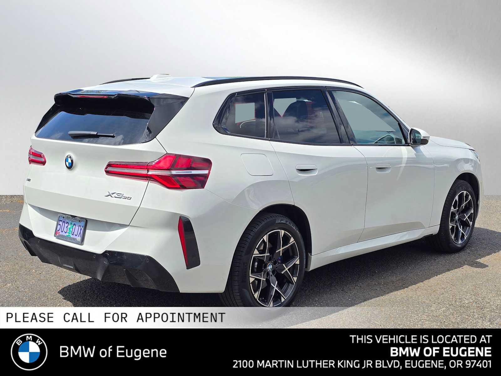 Used 2025 BMW X3 xDrive30i w/ M Sport Package AWD/4WD image 3