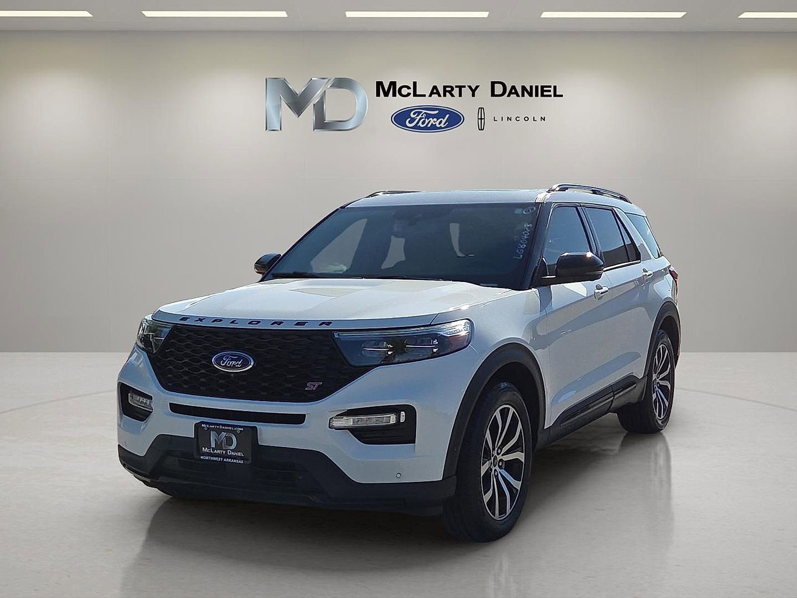 Used 2020 Ford Explorer ST w/ Premium Technology Package AWD/4WD image 2