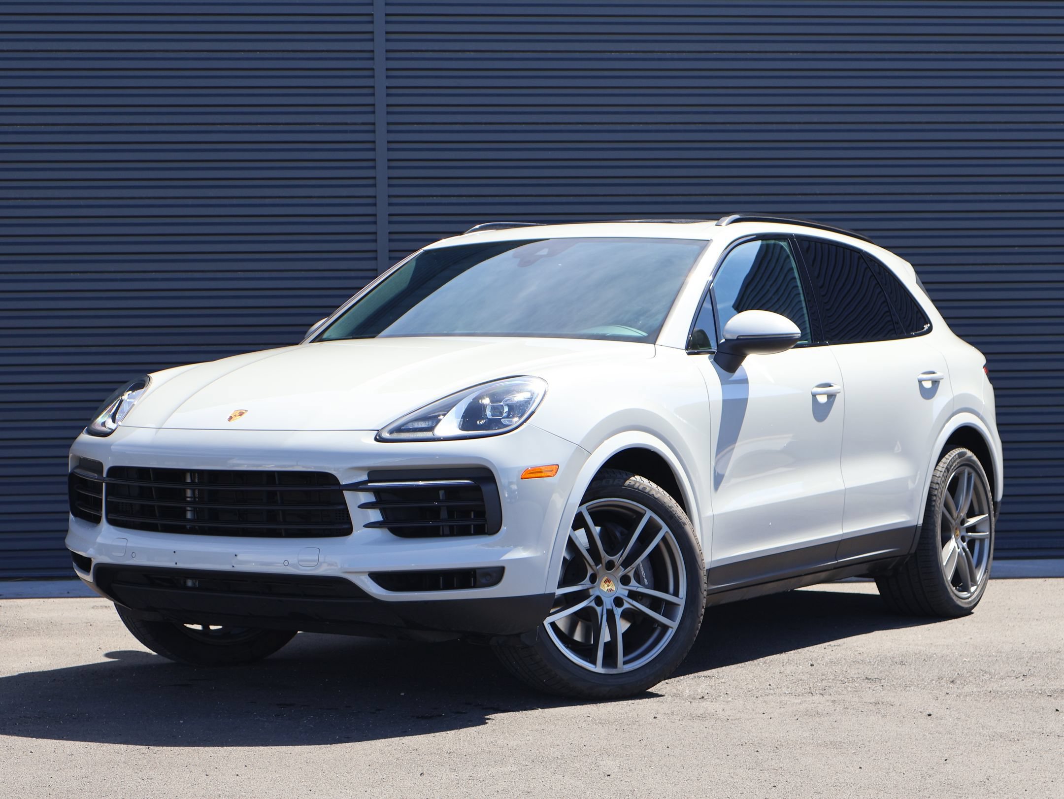 Used 2022 Porsche Cayenne AWD/4WD image 1
