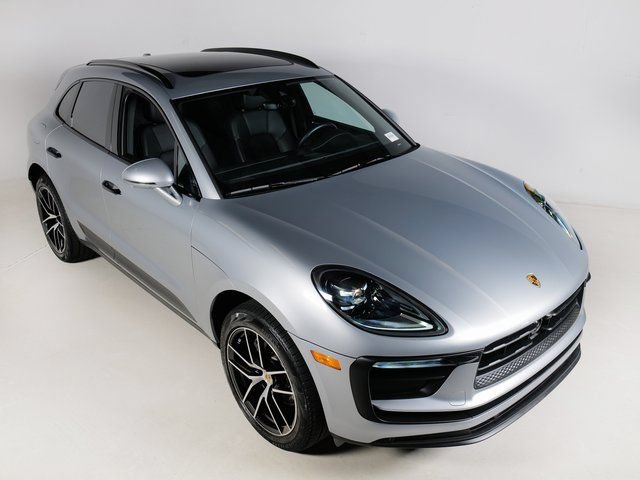 Certified 2026 Porsche Macan AWD/4WD image 32