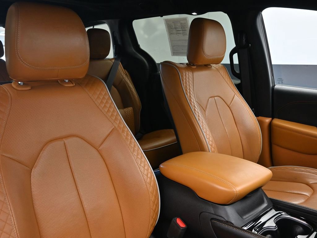 Used 2022 Chrysler Pacifica Pinnacle image 11