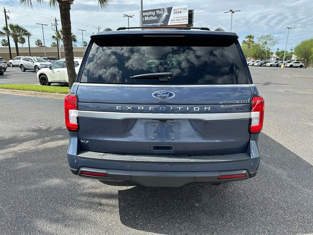 Used 2023 Ford Expedition XLT image 5
