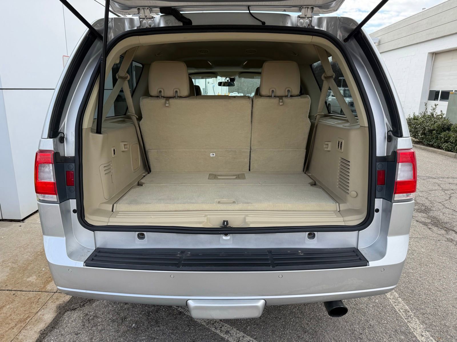 Used 2015 Lincoln Navigator L 4WD w/ Equipment Group 101A Reserve image 48