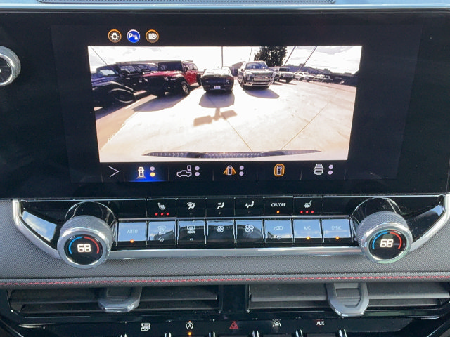 Used 2025 Chevrolet Colorado Z71 w/ Technology Package AWD/4WD image 24