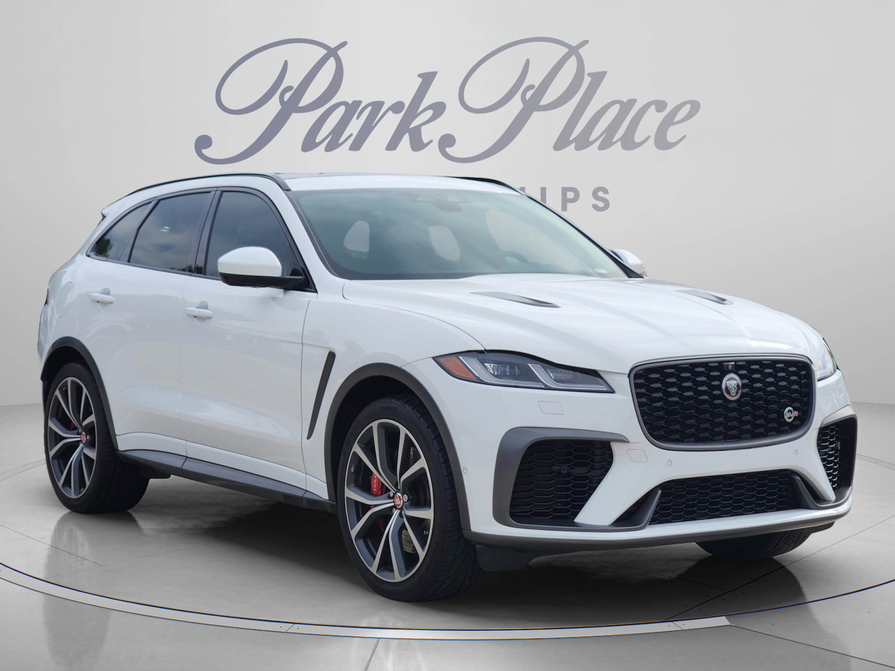 Used 2022 Jaguar F-PACE SVR AWD/4WD image 4