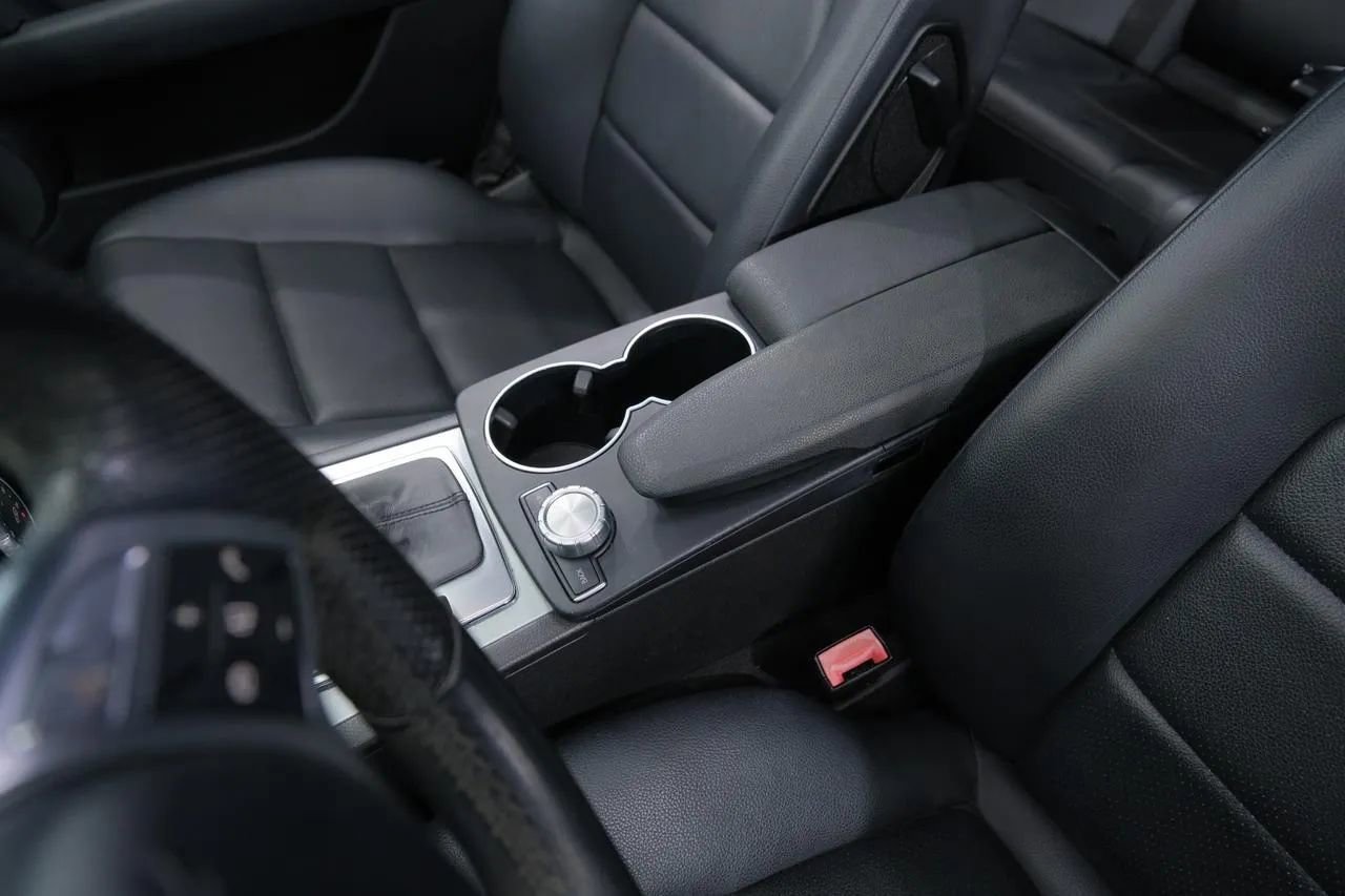 Used 2014 Mercedes-Benz C 250 Sedan image 16