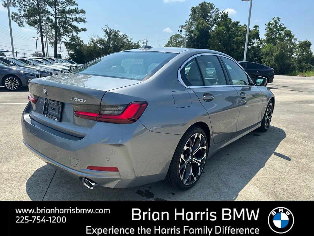 Certified 2025 BMW 330i Sedan w/ Convenience Package image 7