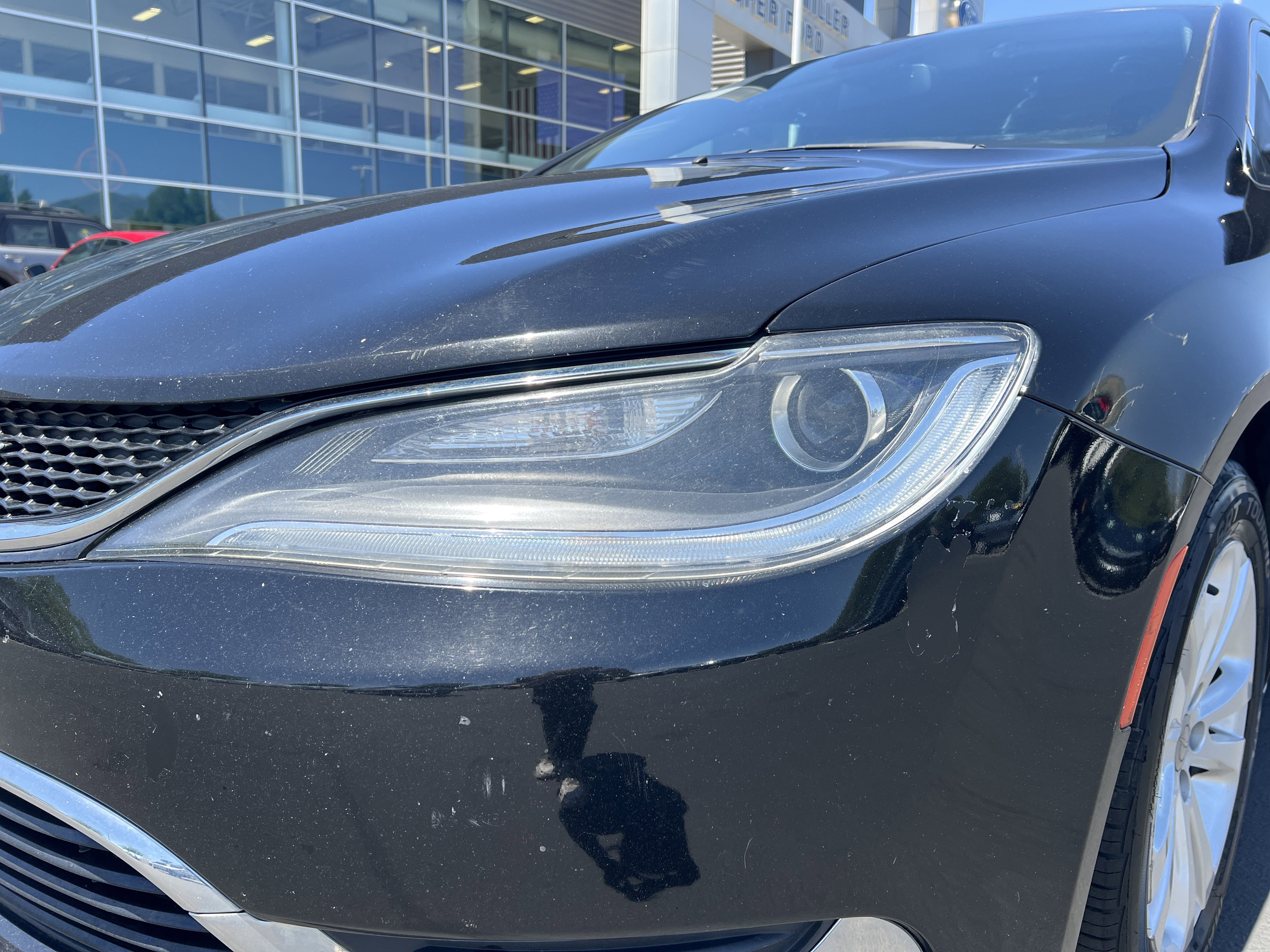 Used 2015 Chrysler 200 Limited w/ Convenience Group FWD image 9