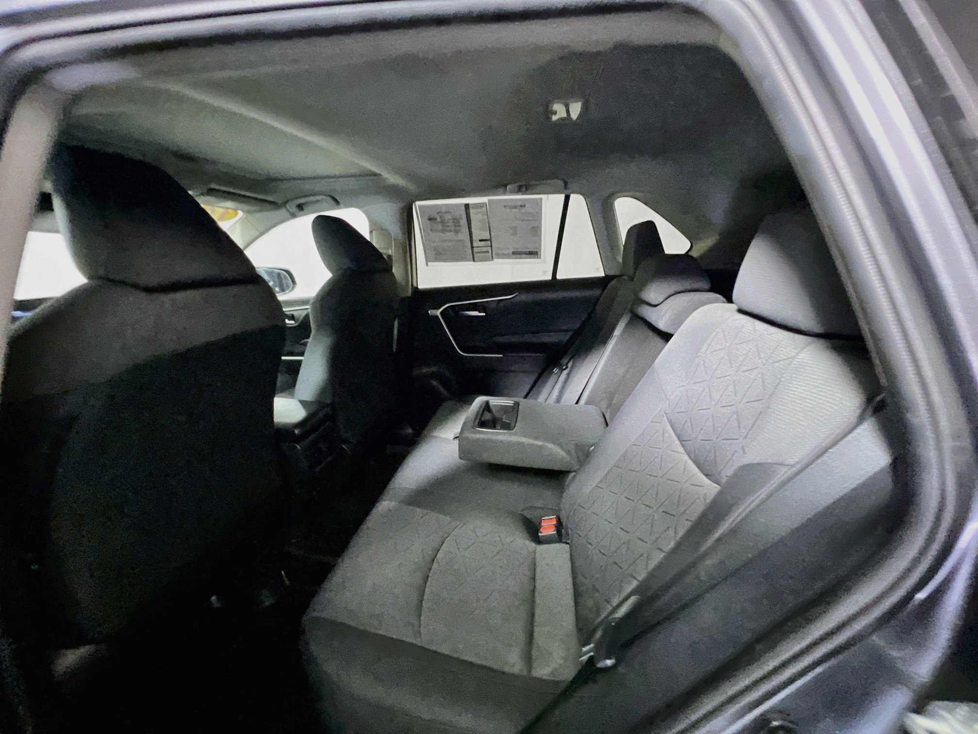 Used 2019 Toyota RAV4 XLE w/ Convenience Package FWD image 28