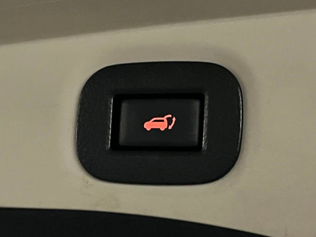 Used 2020 Nissan Rogue SV FWD image 36