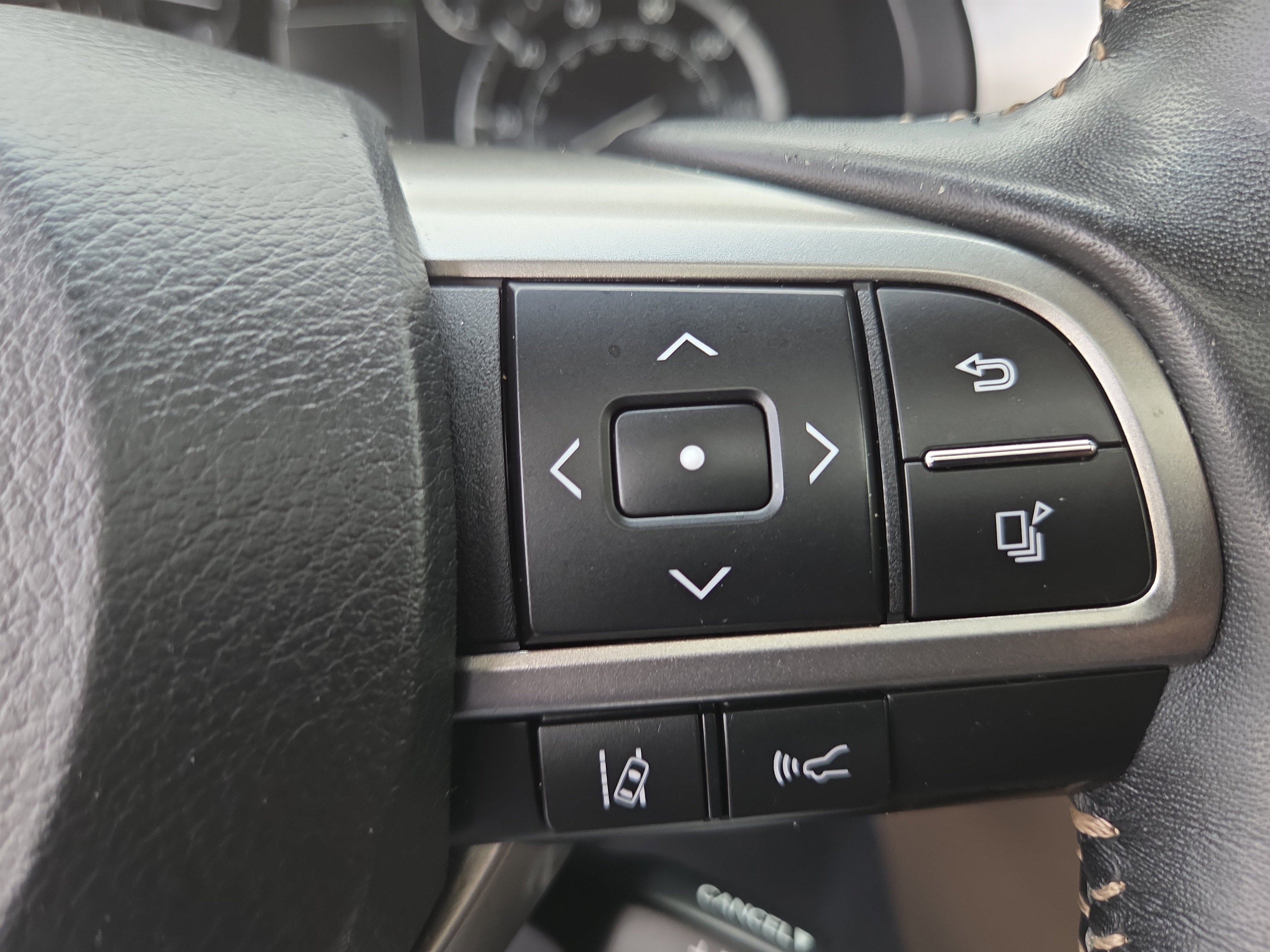 Certified 2023 Lexus GX 460 Premium w/ Premium Plus Package AWD/4WD image 32
