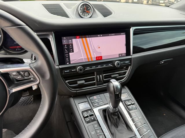 Used 2019 Porsche Macan AWD/4WD image 21
