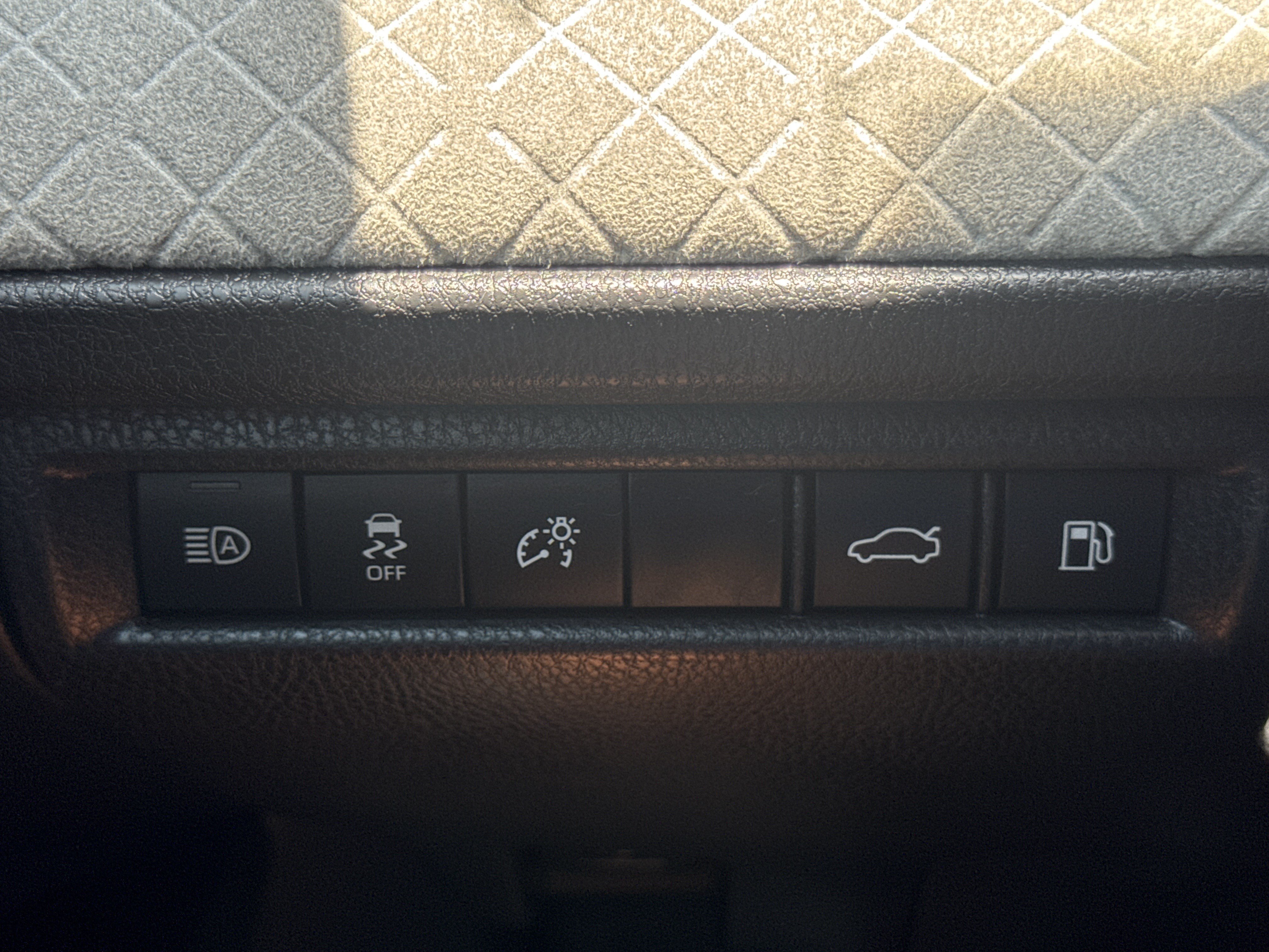 Used 2025 Toyota Camry XLE FWD image 22