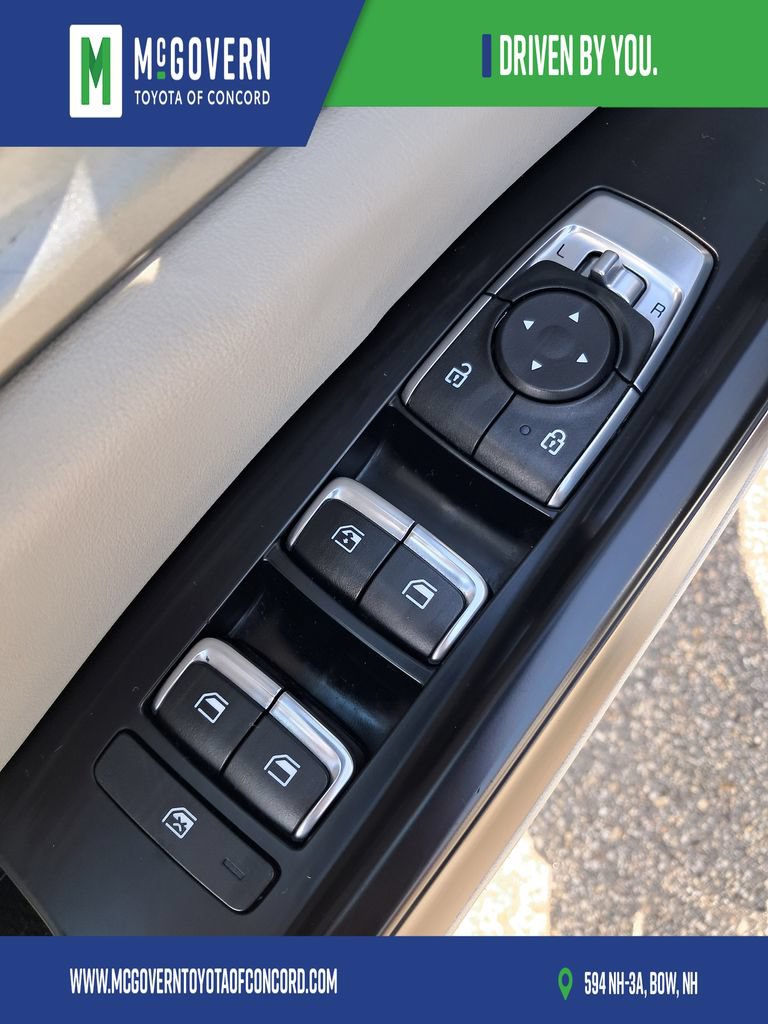 Used 2023 Kia Carnival LX FWD image 14