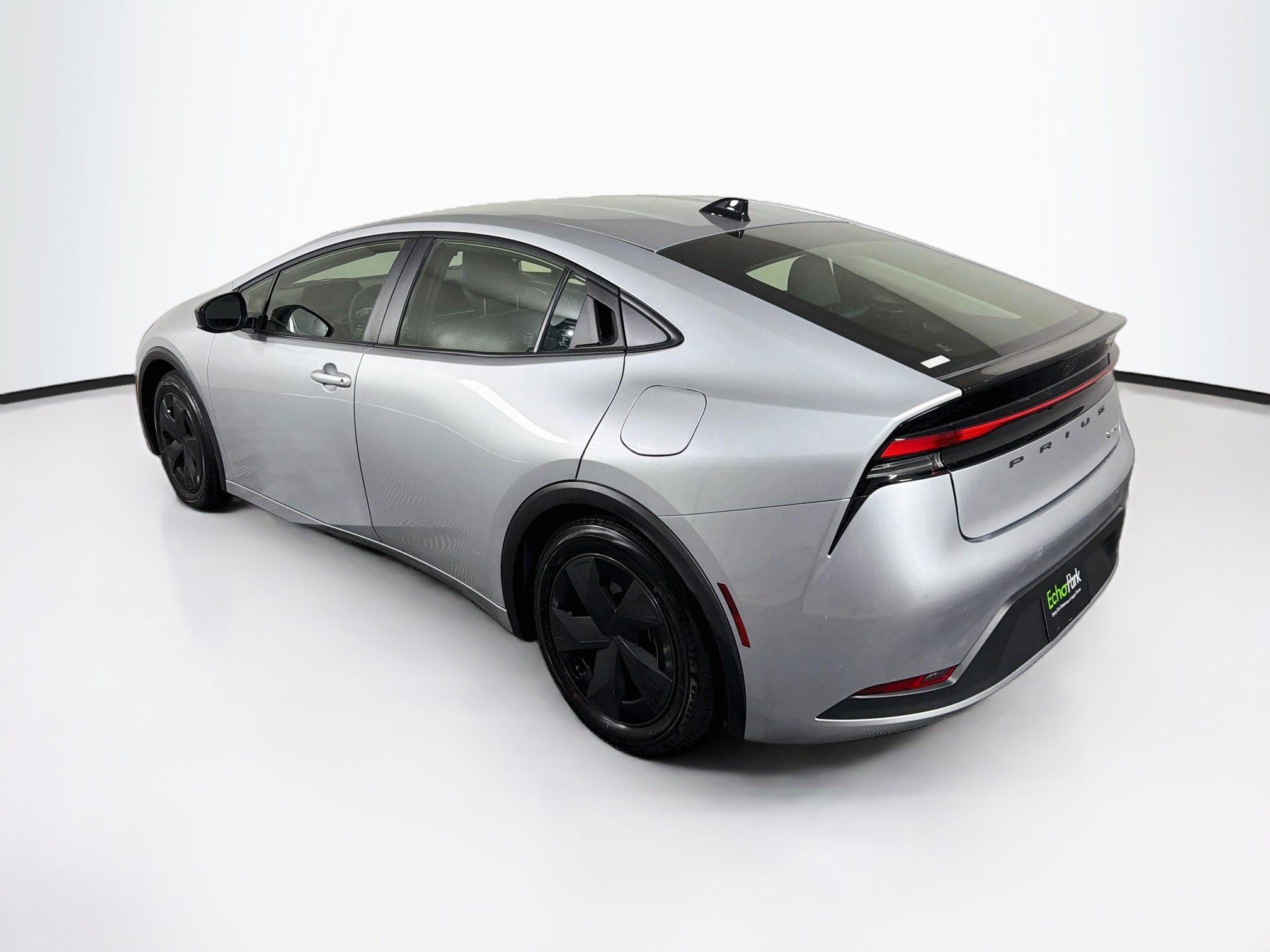 Used 2026 Toyota Prius LE FWD image 5