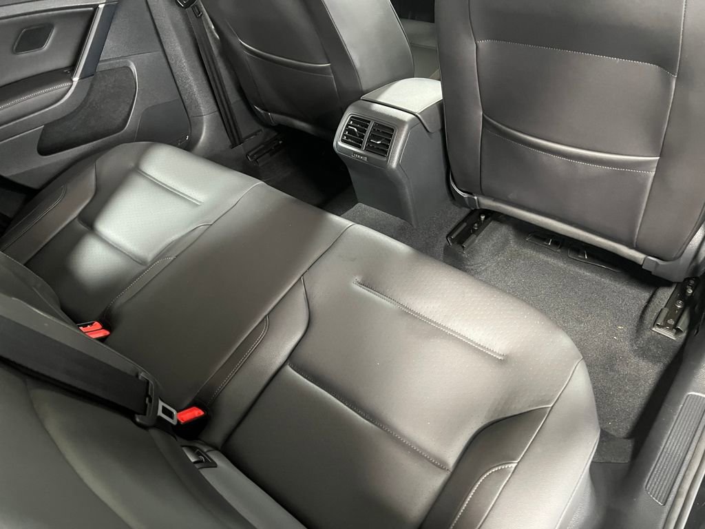 Used 2015 Volkswagen Golf S image 18