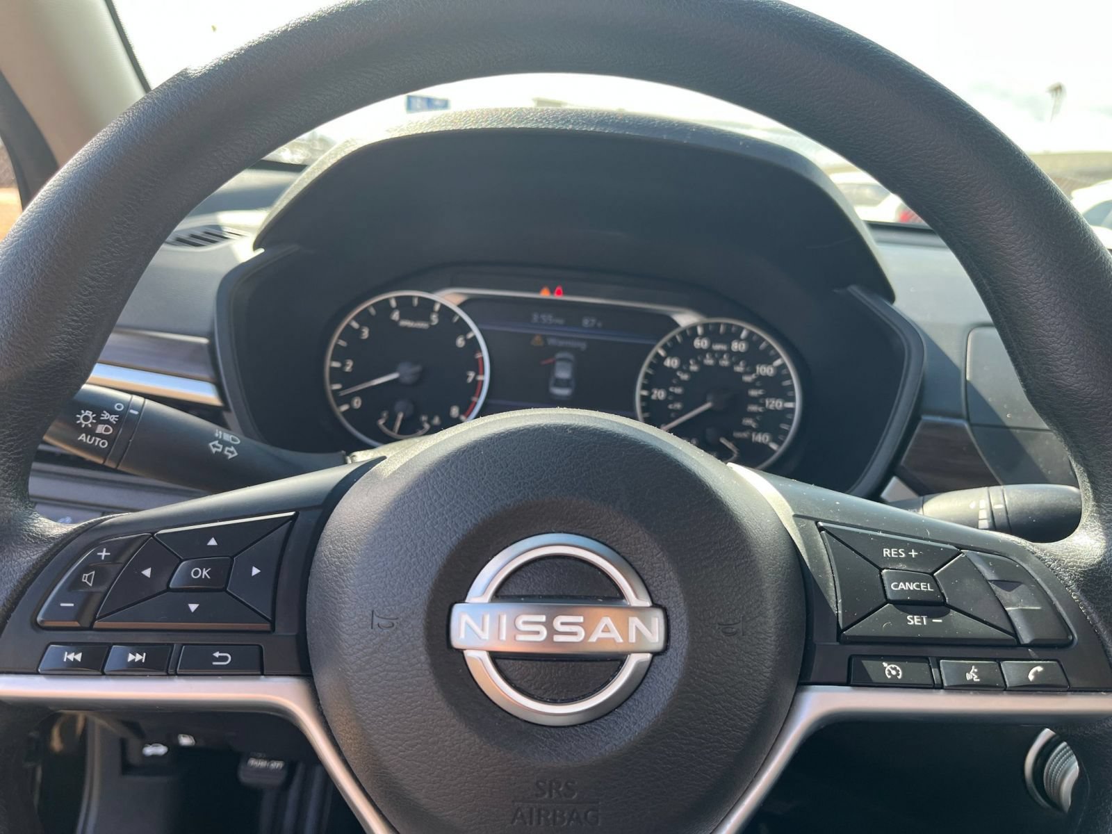 Used 2024 Nissan Altima 2.5 SV FWD image 25