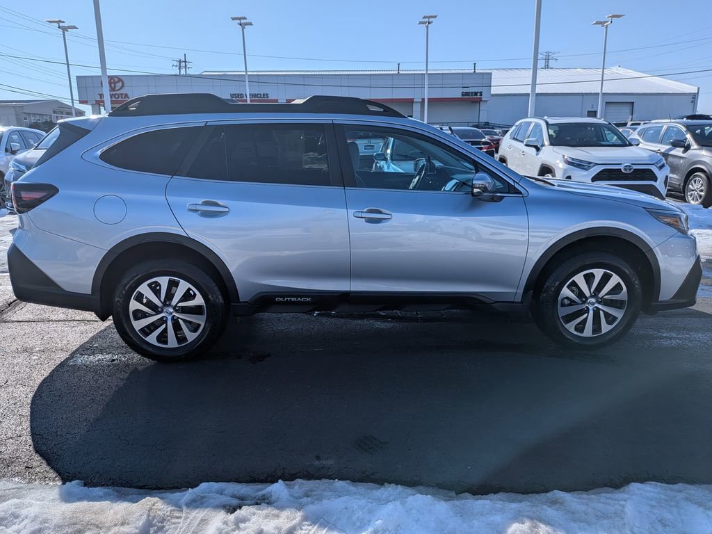 Used 2021 Subaru Outback Premium image 8