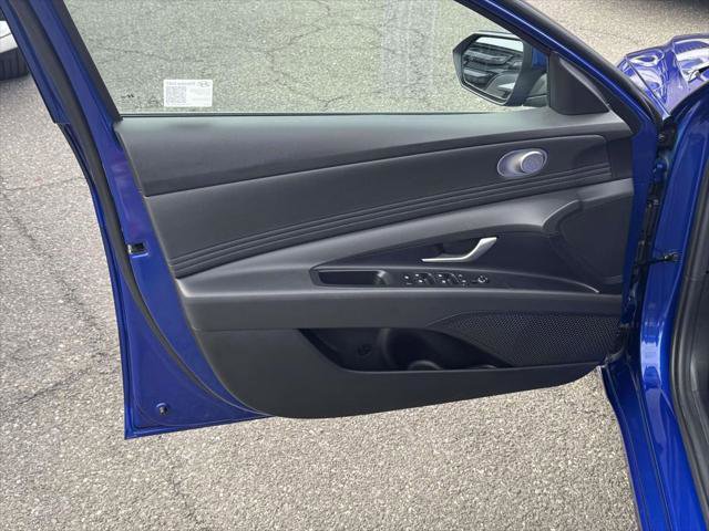 Certified 2025 Hyundai Elantra SEL image 14