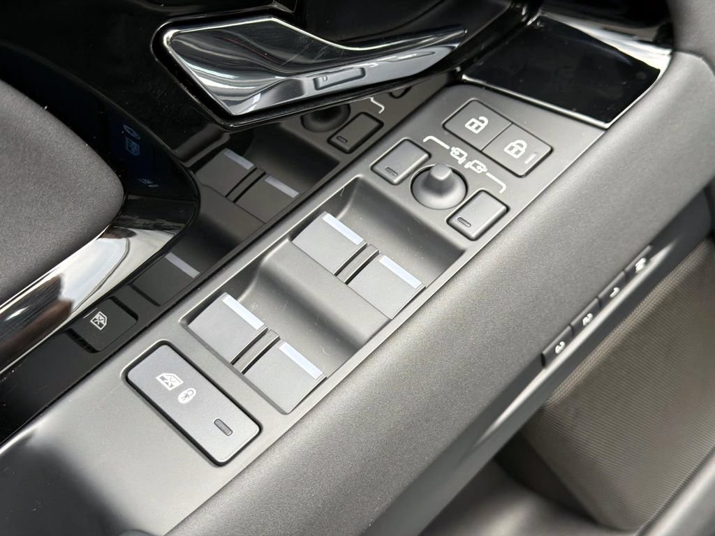 New 2026 Land Rover Range Rover Evoque S AWD/4WD image 16