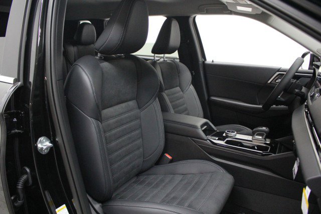 New 2026 Mitsubishi Outlander SE image 19