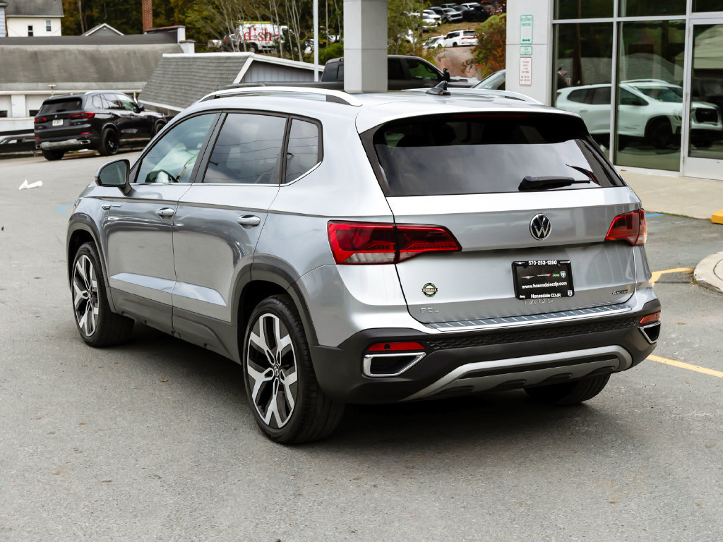 Used 2022 Volkswagen Taos SEL w/ Panoramic Sunroof Package AWD/4WD image 5