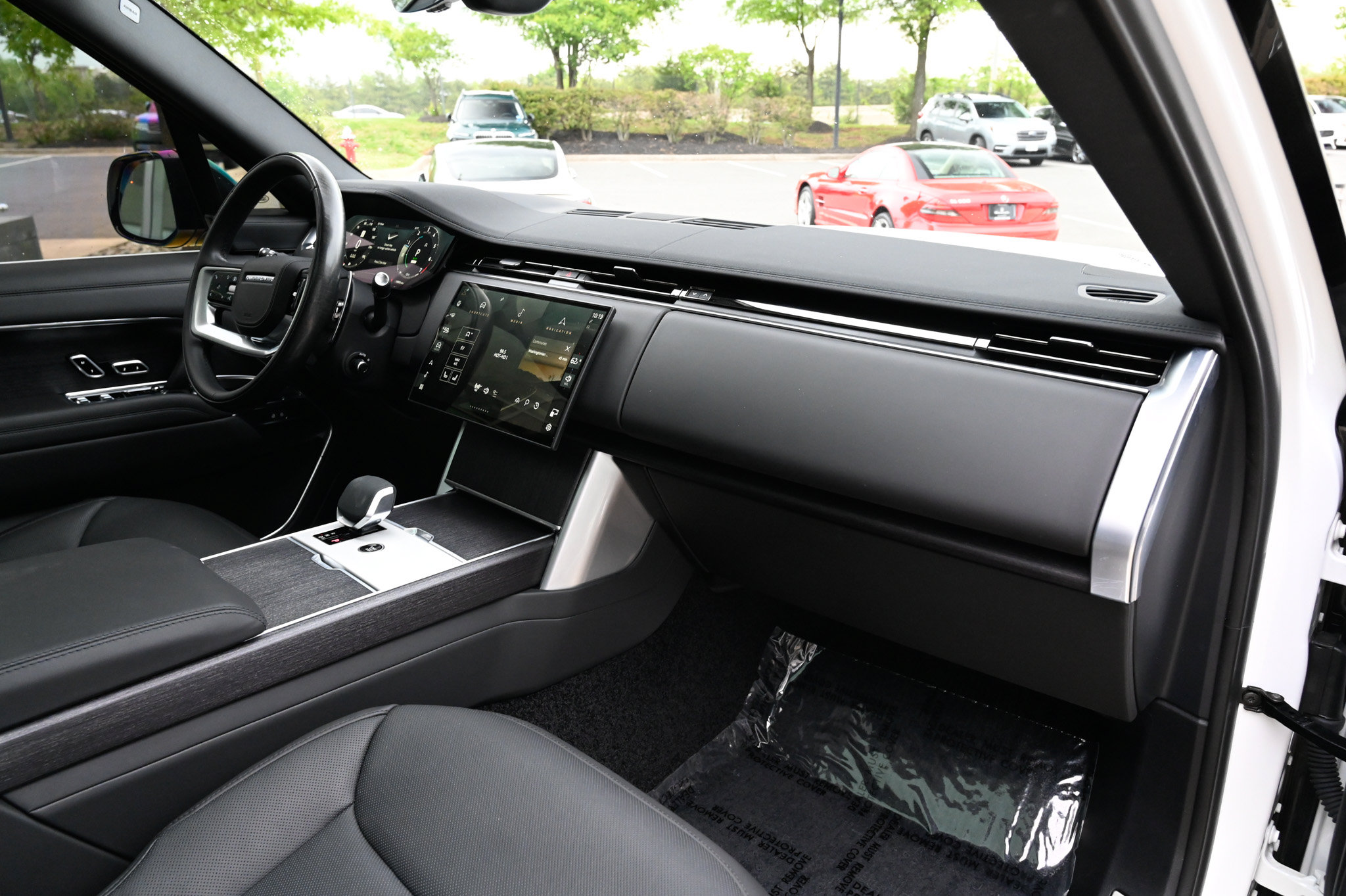 Used 2025 Land Rover Range Rover SE AWD/4WD image 54