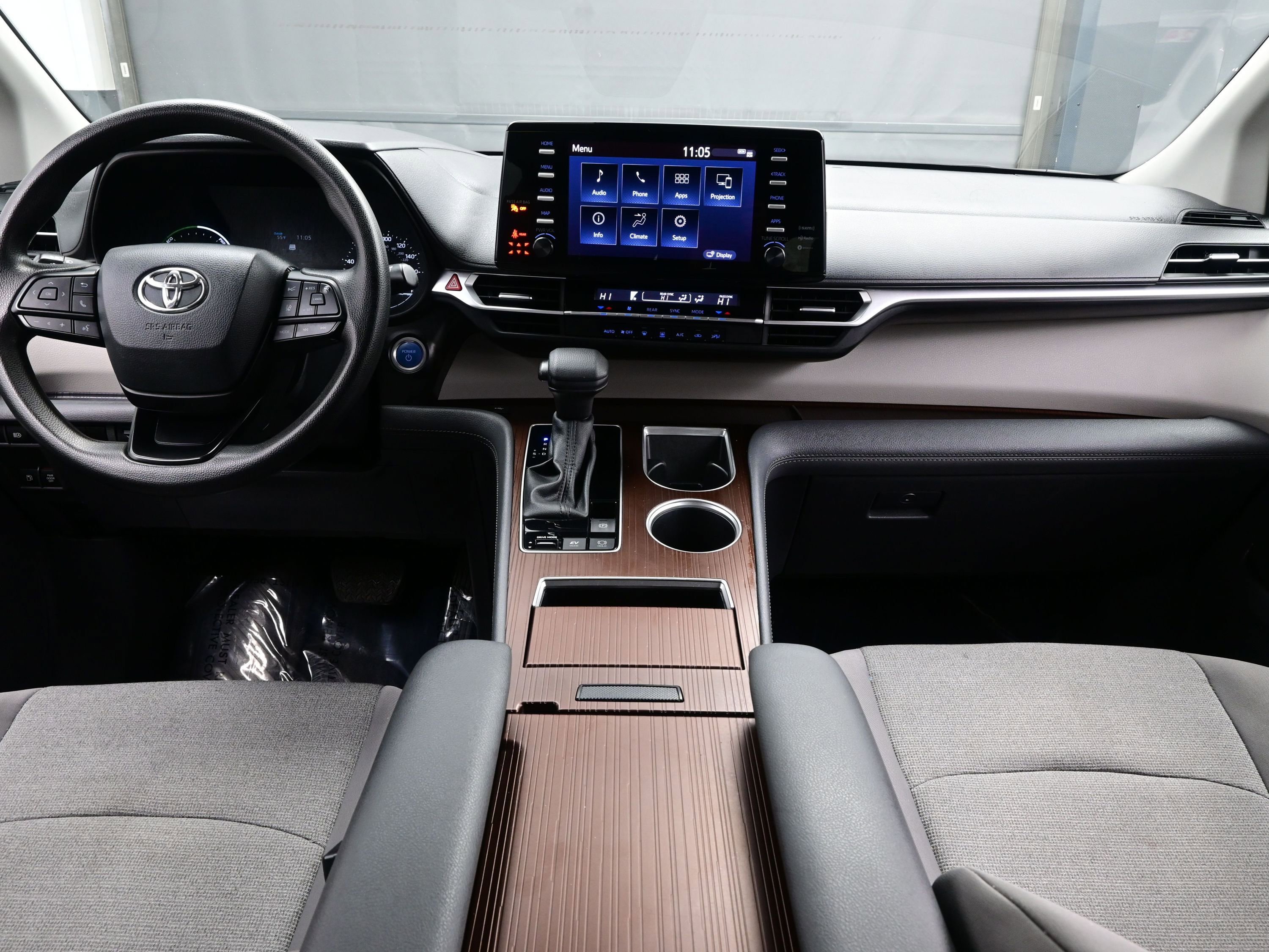 Used 2024 Toyota Sienna LE image 18