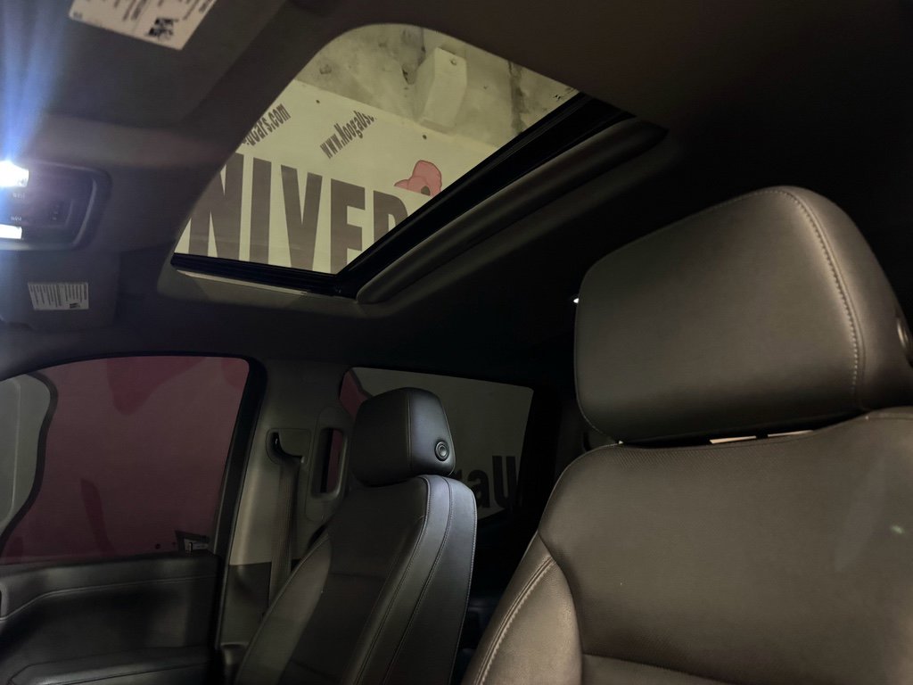 Used 2022 Chevrolet Silverado 1500 LTZ w/ LTZ Premium Package AWD/4WD image 19