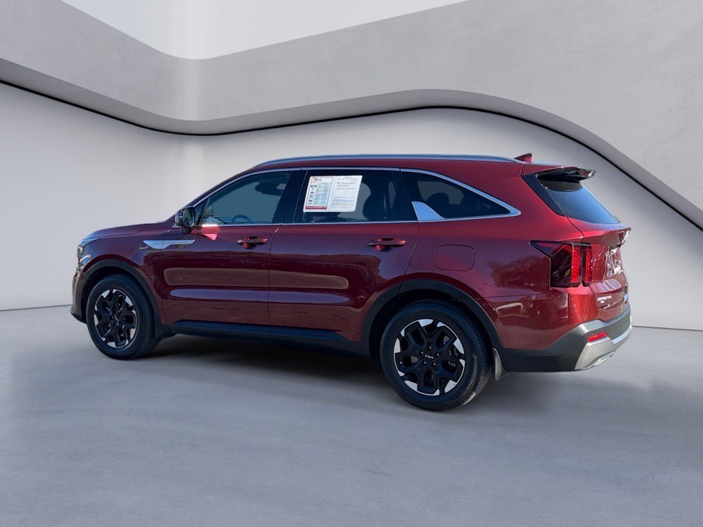 Used 2024 Kia Sorento S w/ Panoramic Sunroof Package image 3