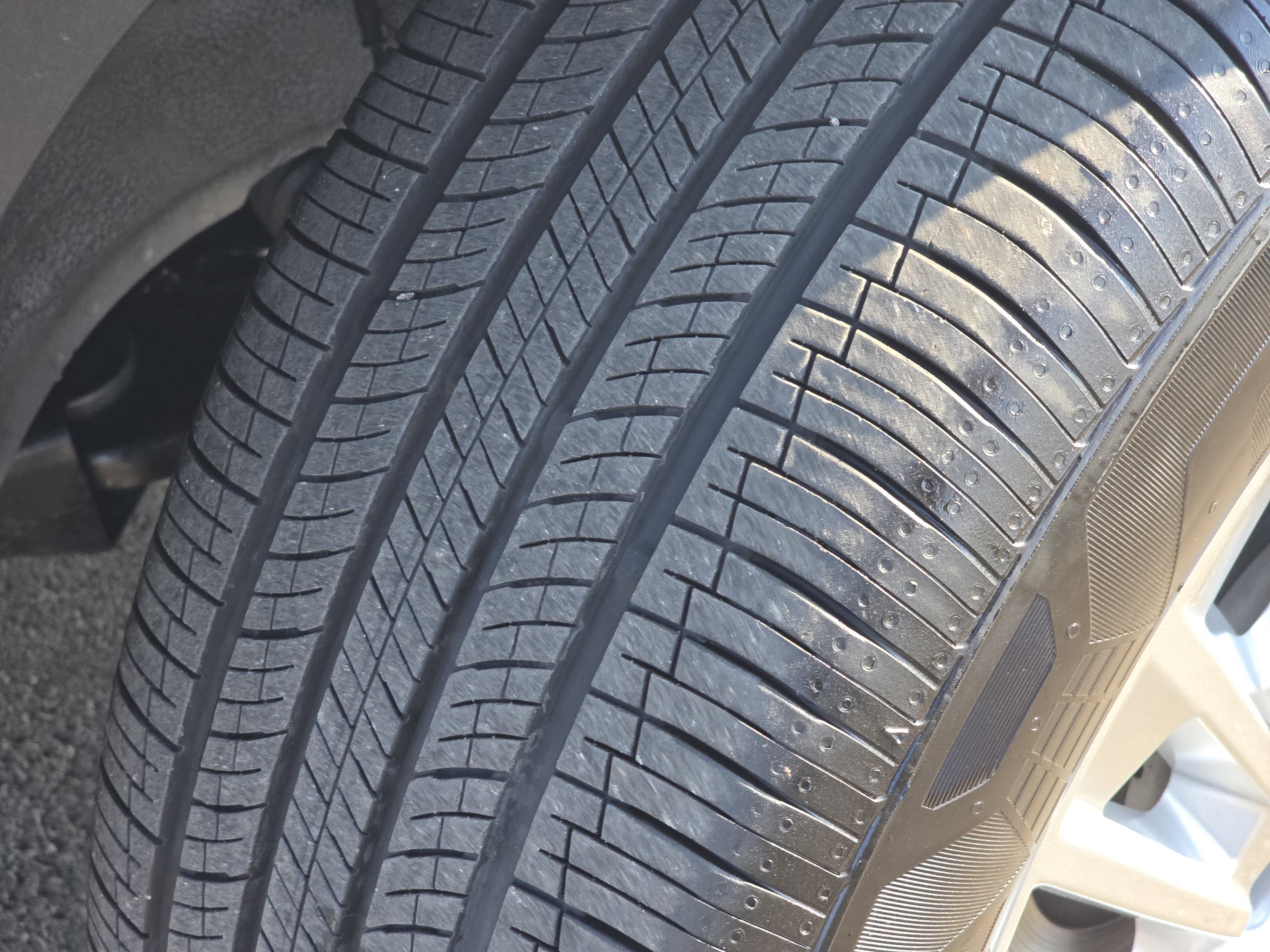 Used 2025 Hyundai Tucson SE image 12