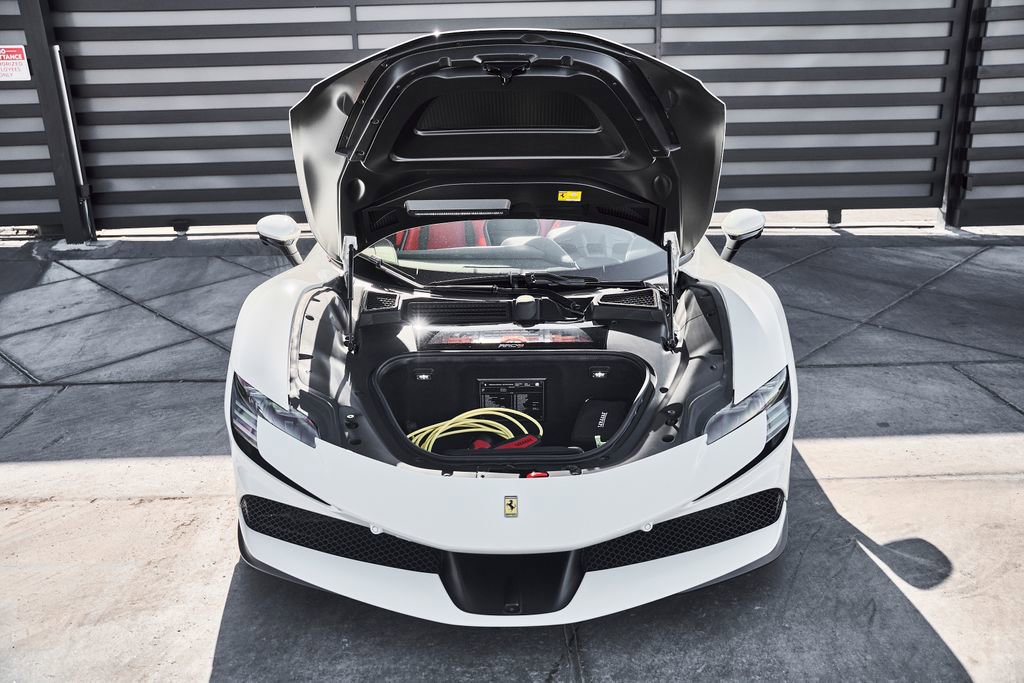 Used 2025 Ferrari SF90 Spider AWD/4WD image 18