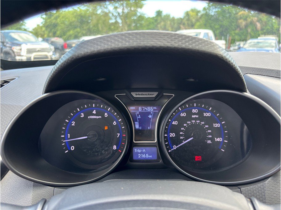 Used 2014 Hyundai Veloster Turbo w/ Turbo Technology Package 04 FWD image 19