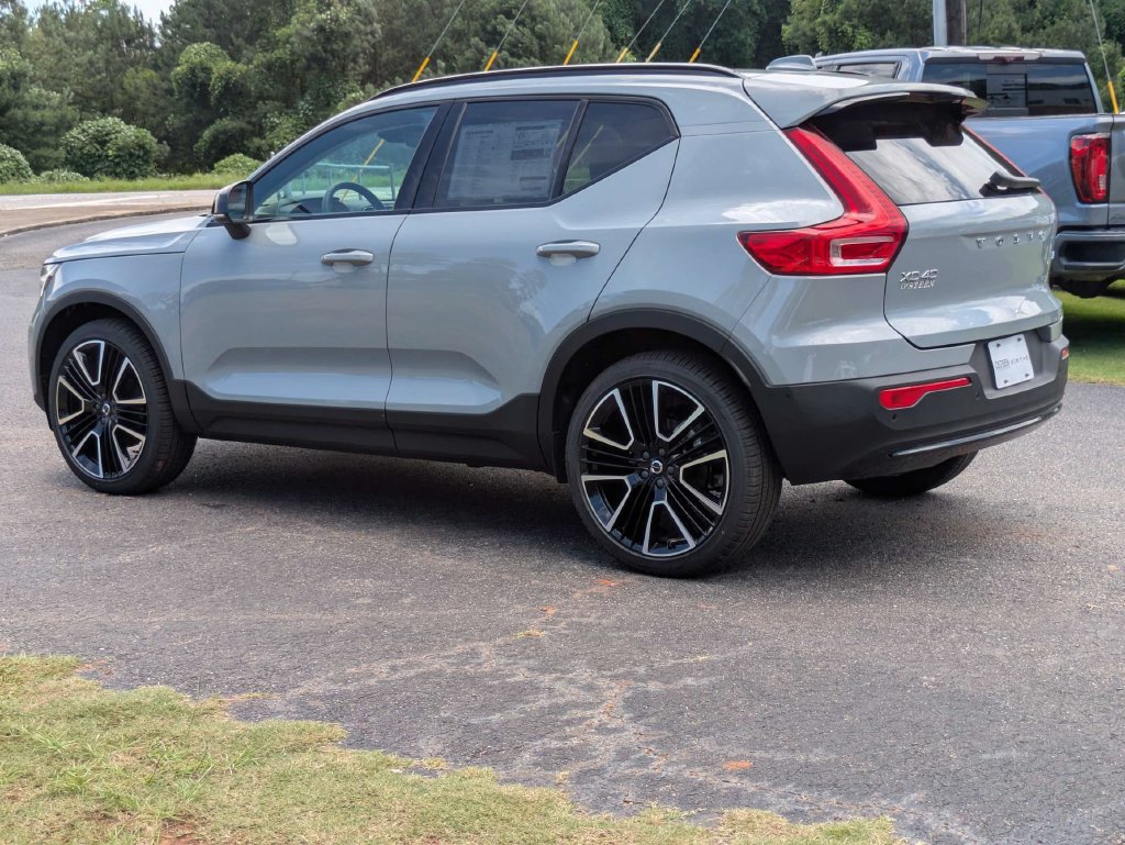 New 2026 Volvo XC40 B5 Ultra AWD/4WD image 4