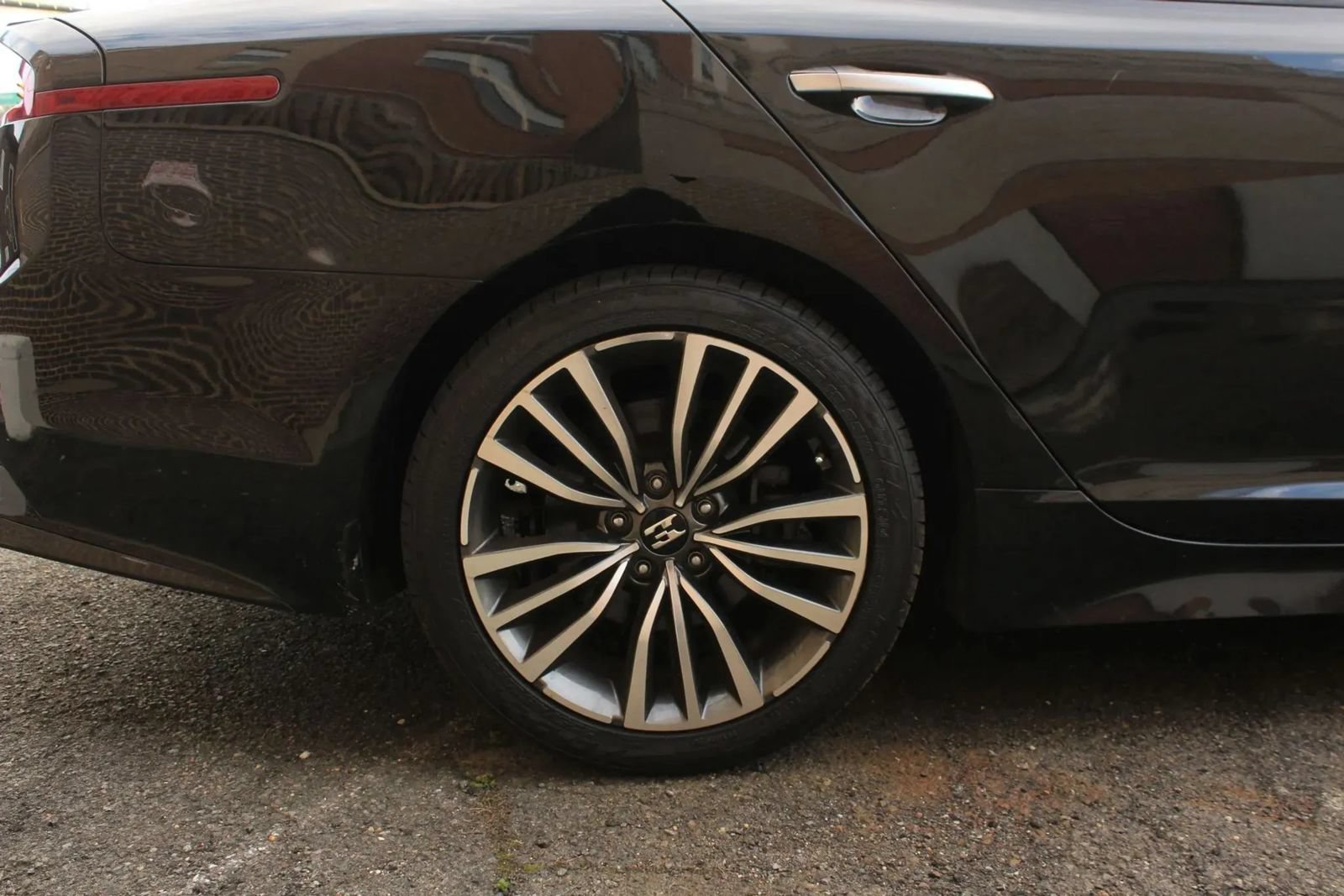 Used 2018 Kia Stinger Premium RWD image 7