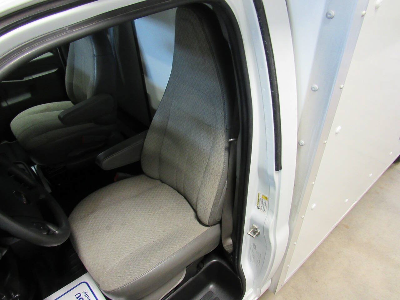 Used 2023 GMC Savana 3500 w/ Power Convenience Package RWD image 34