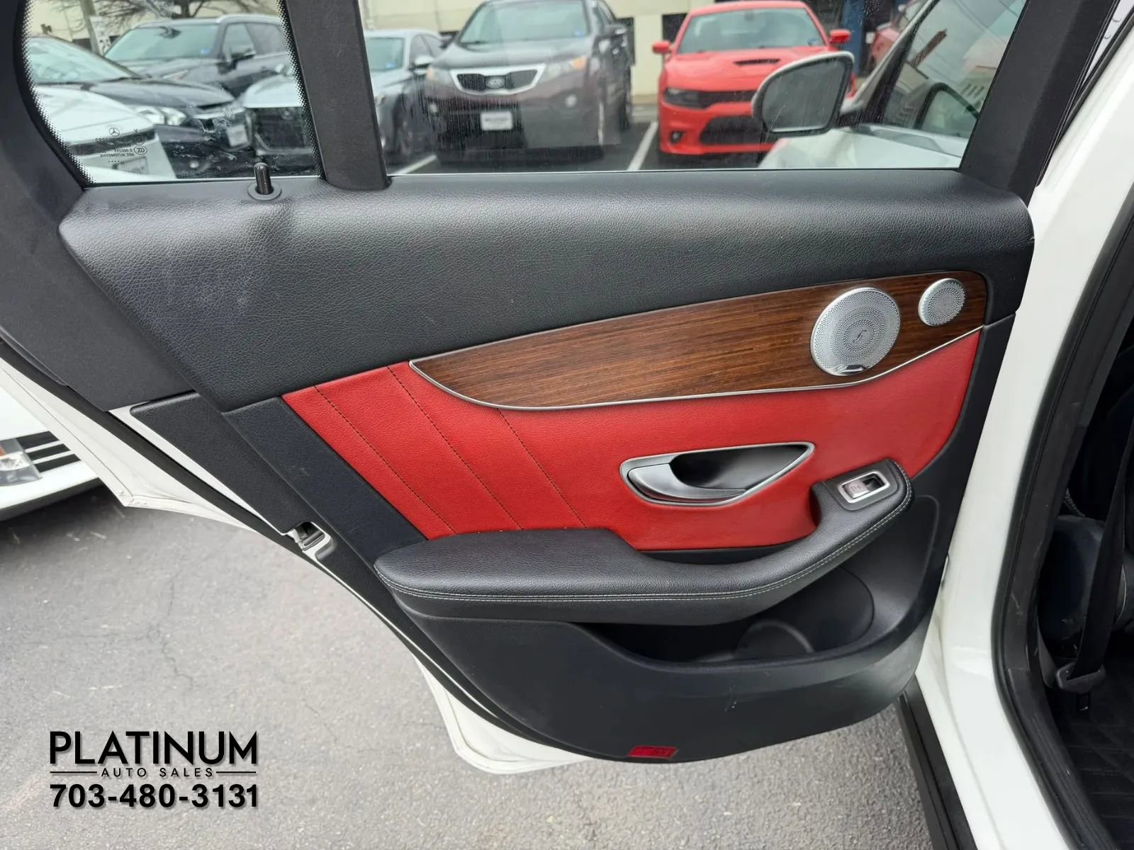 Used 2021 Mercedes-Benz GLC 300 4MATIC image 17