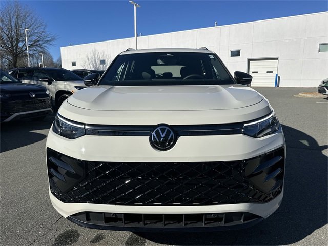 New 2026 Volkswagen Tiguan SE R-Line image 8